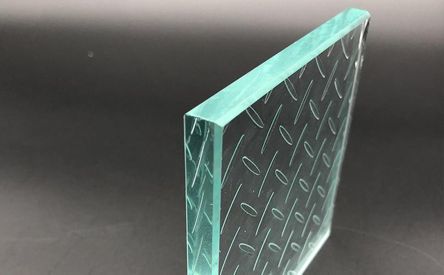 Anti-slip Glass