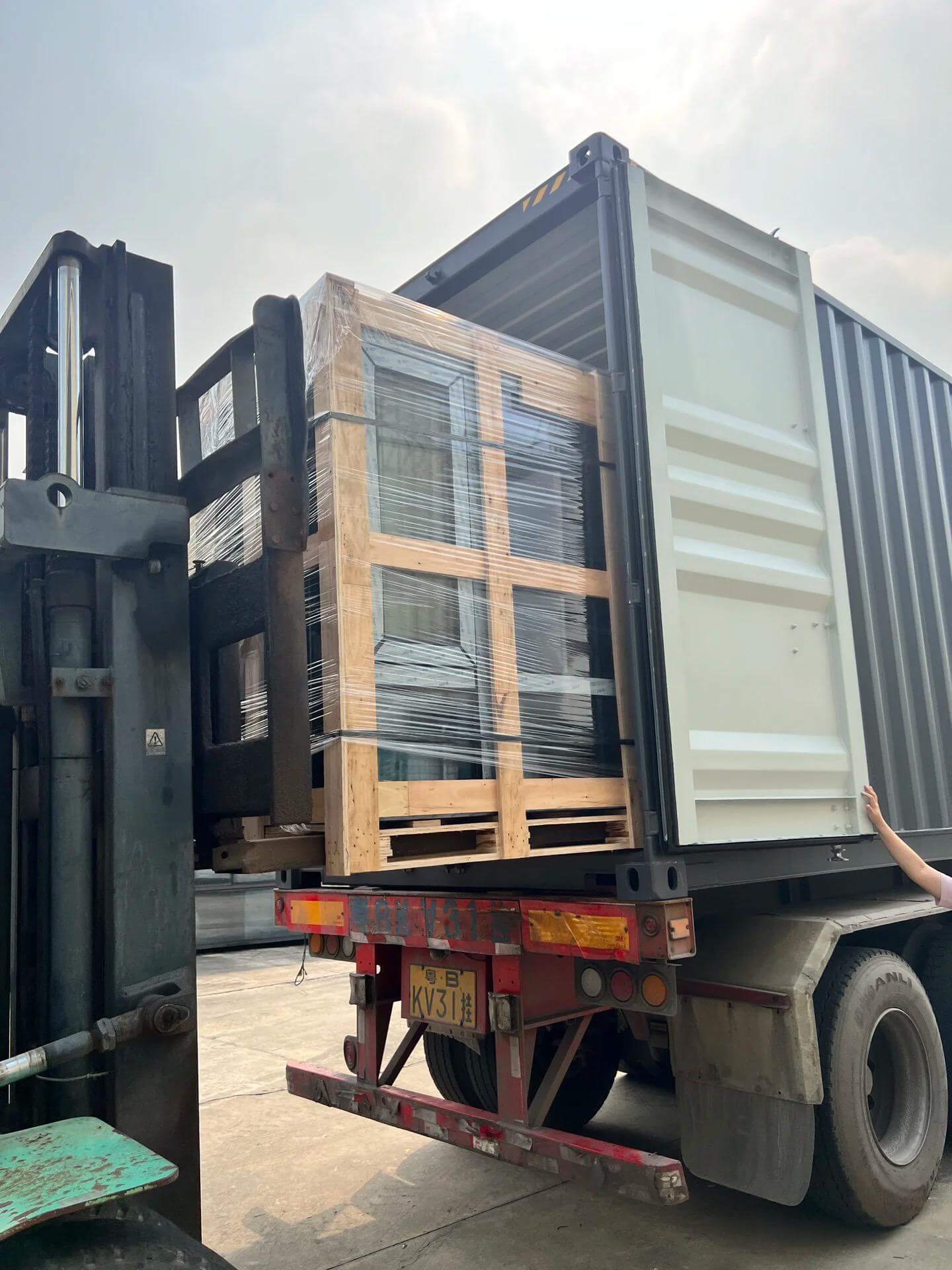 Container Loading & Labeling3